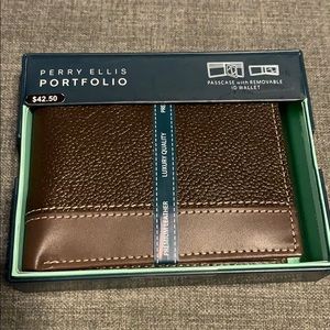 Perry Ellis Portfolio wallet
